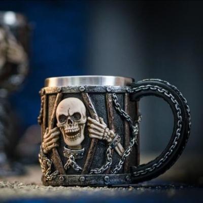 1 Mug en résine squelette prisonnier 9.5 x 10cm REF/13077 (décoration Halloween)