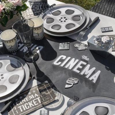 8468 decoration chemin de table noir et blanc cinema retro intisse