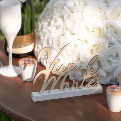 Centre de table elegant lettre en bois mariage vive les maries