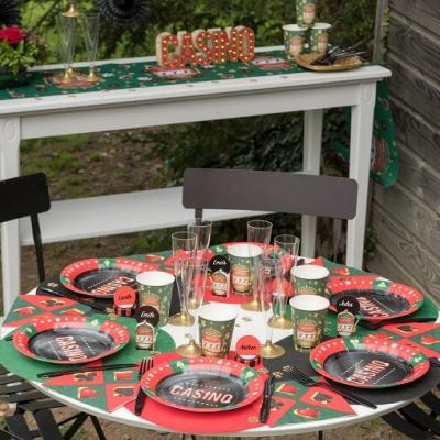 Decoration avec set de table rond vert sapin