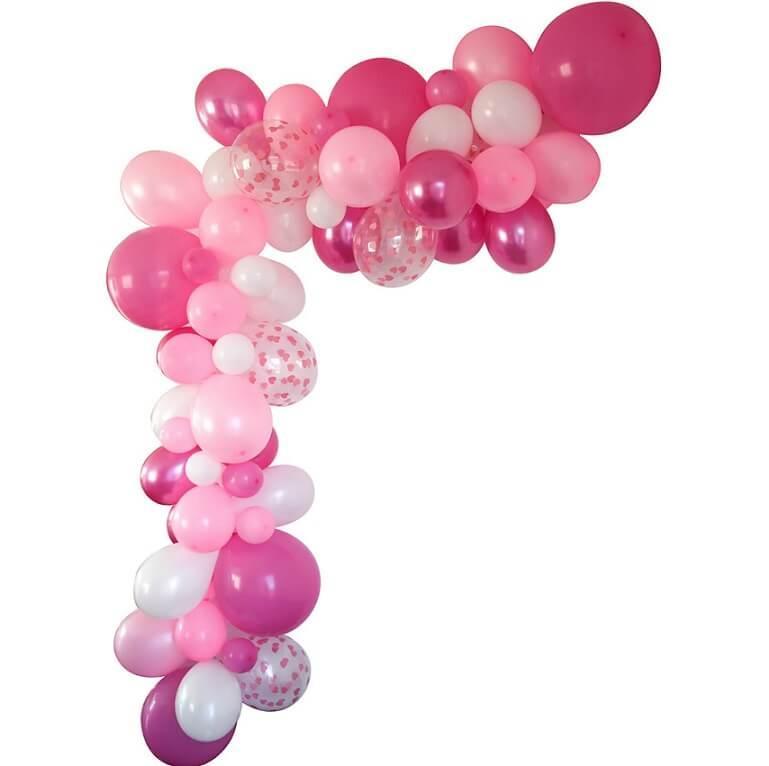 Des Ballons Rose Vif Décorent Un événement Festif Célébrant La