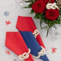 Pliage de serviette elegant bleu royal marine